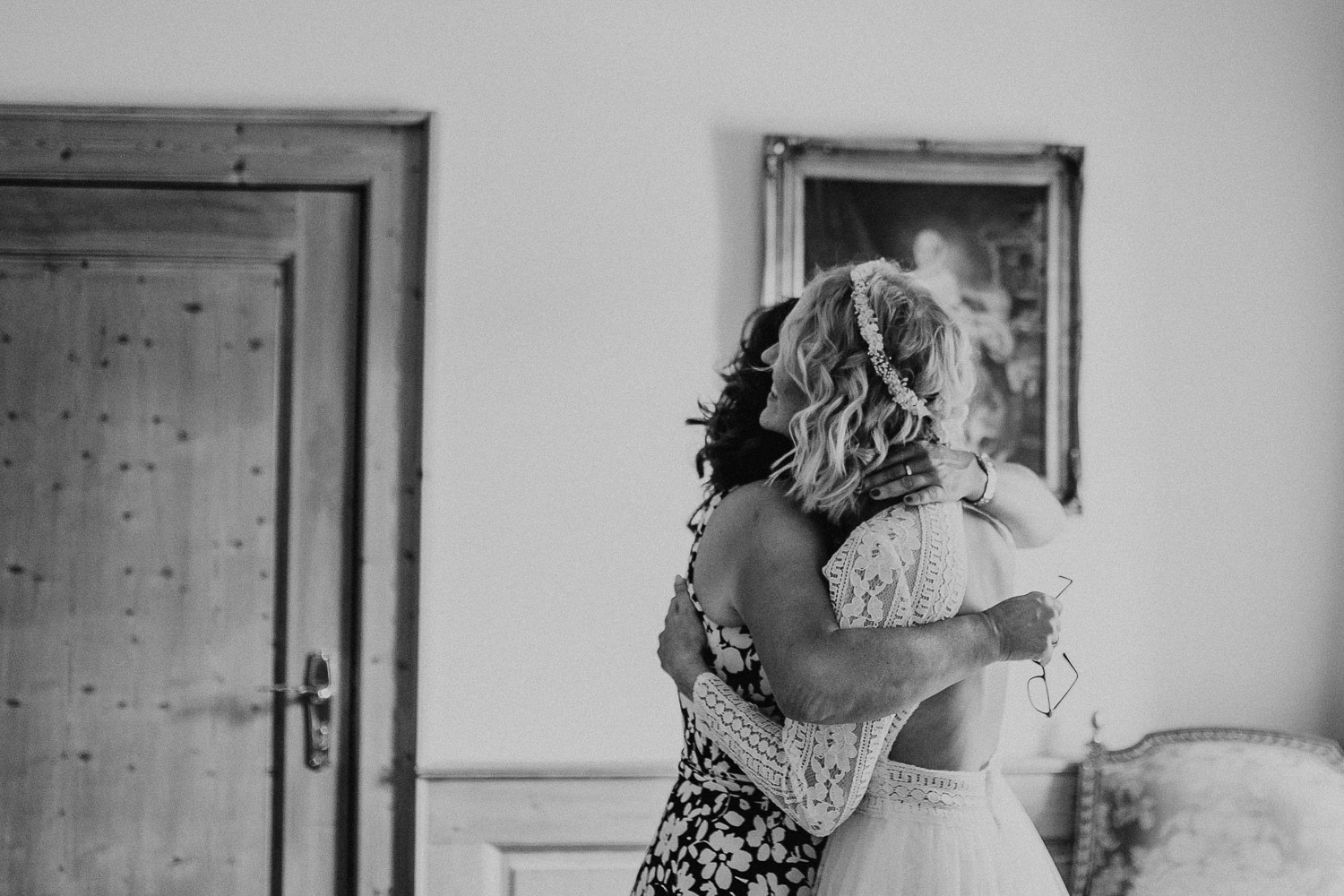 mother and daughter, mother, daughter, getting ready, wedding, vintage