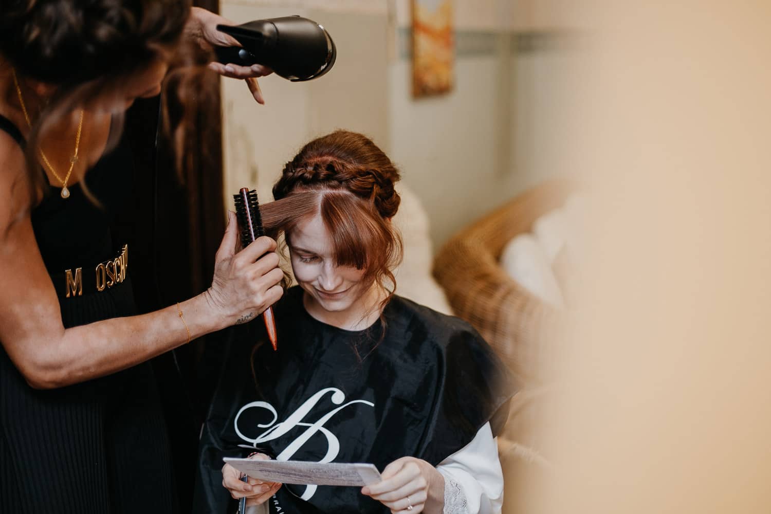 getting ready, gettin ready, make up, make-up, hairstylist, make up and hair stylist,, wedding berlin, kulturschloss roskow, boho bride, boho braut, naked urban decay