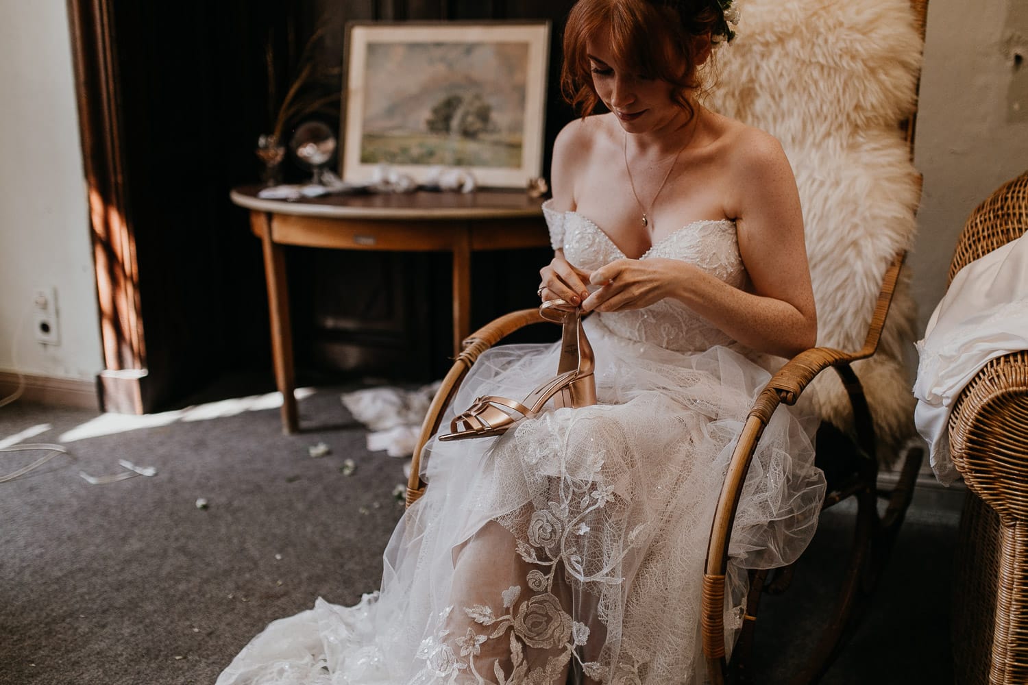 getting ready, gettin ready, schuhe, wedding shoes, wedding berlin, kulturschloss roskow, boho bride, boho braut