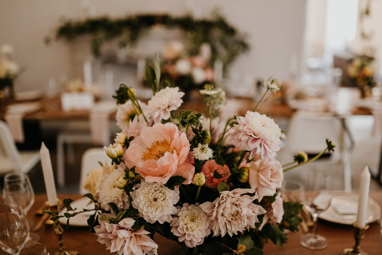 tischdesign, menu cards, kulturschloss roskow, wedding location, hochzeitslocation, hochzeitslocation berlin, hochzeitslocation brandenburg, boho hochzeit berlin, boho wedding berlin, hochzeit berlin, on cloud bloom, oncloudbloom, floral stylist, floral design, hochzeitsbouquet, flower sk
